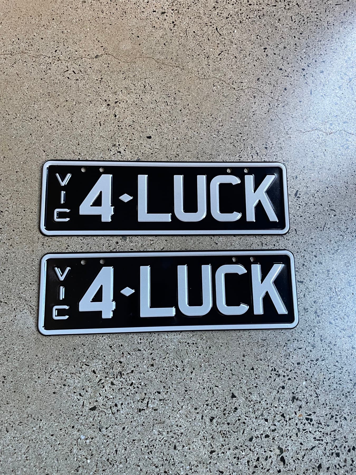 4LUCK photo 1